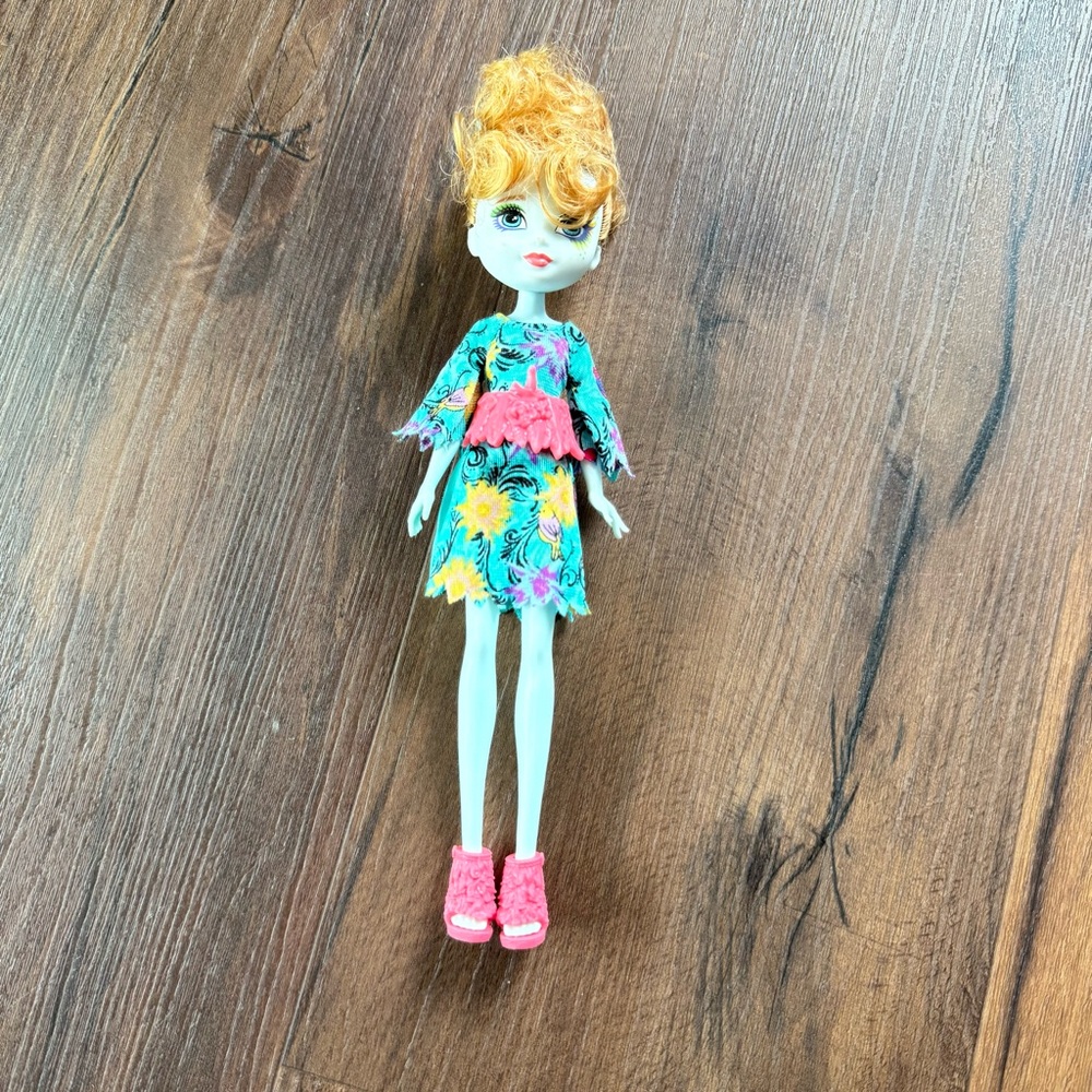 Ever After High Doll Featherly the Bird Forrest Pixie Dragon Games